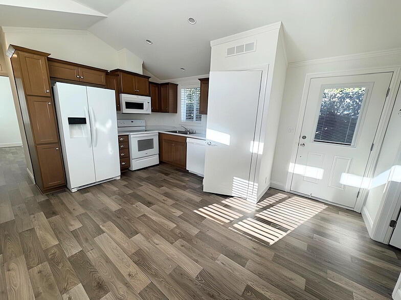 Building Photo - 8531 Kittyhawk Ave