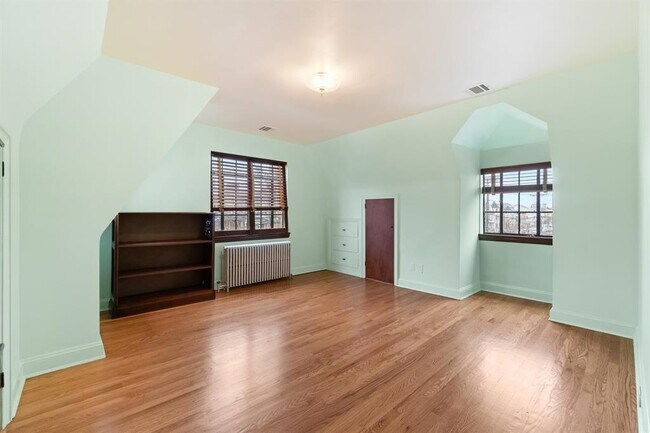 Building Photo - 2314 Palisade Ave