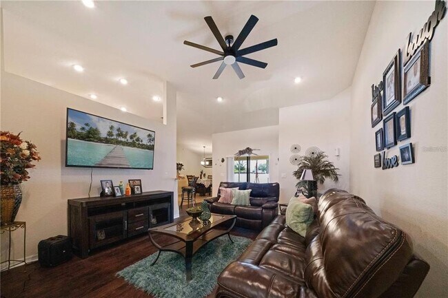 Building Photo - 6518 Crescent Loop