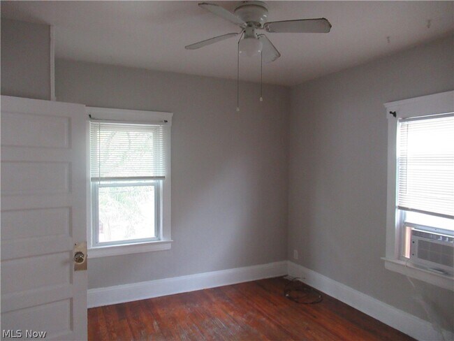 Building Photo - 2080 Halstead Ave