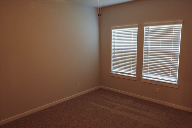 Building Photo - 8598 Blueberry Ash St