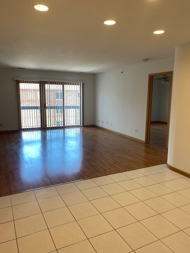 Building Photo - 5627 107th St