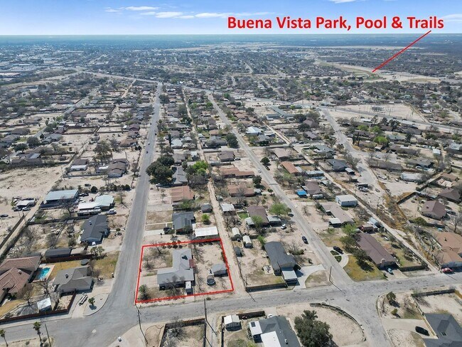 Building Photo - 208 N Broadview St