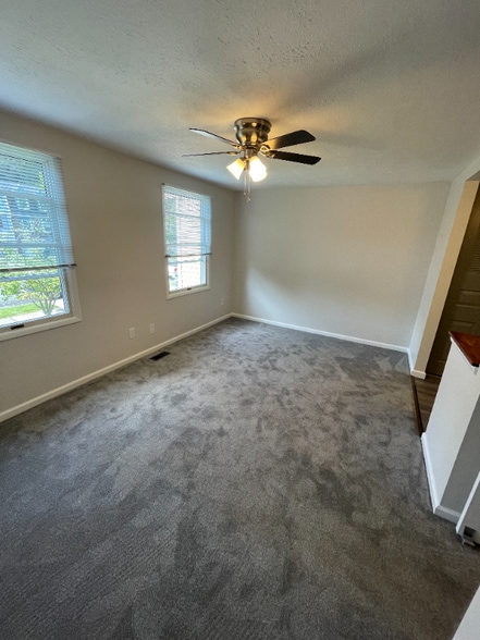 Building Photo - 231 Shady Ridge Dr