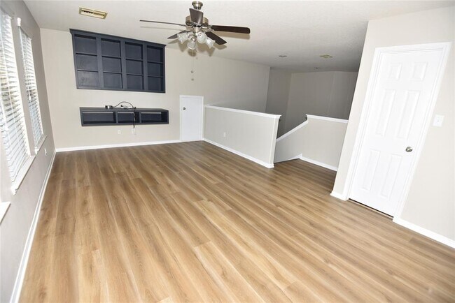 Building Photo - 9944 Western Ridge Way