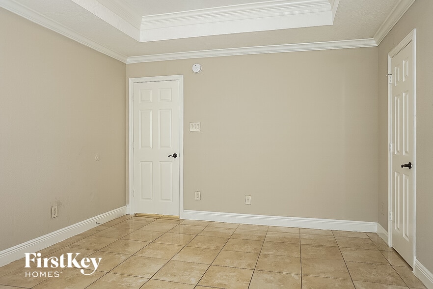 Building Photo - 1226 Dutch St