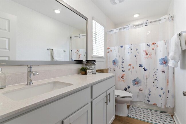 Building Photo - 105 Nuntree Cv