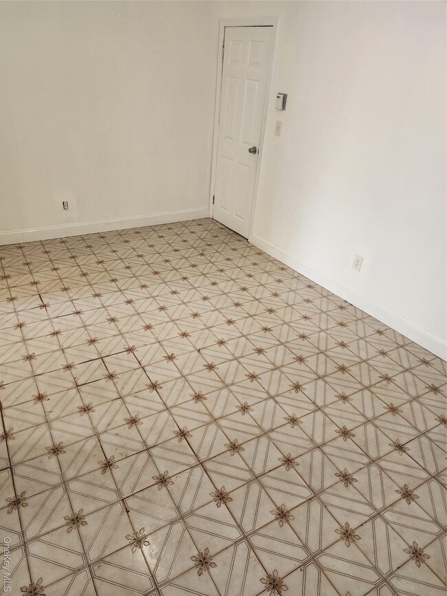 Building Photo - 11 Coonley Ct