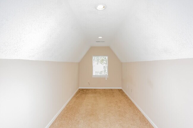 Building Photo - 9296 McClendon Cir N