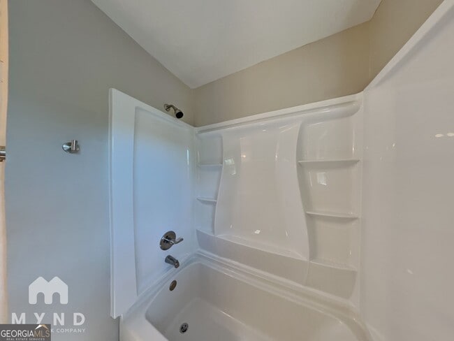 Building Photo - 2945 Botany Dr