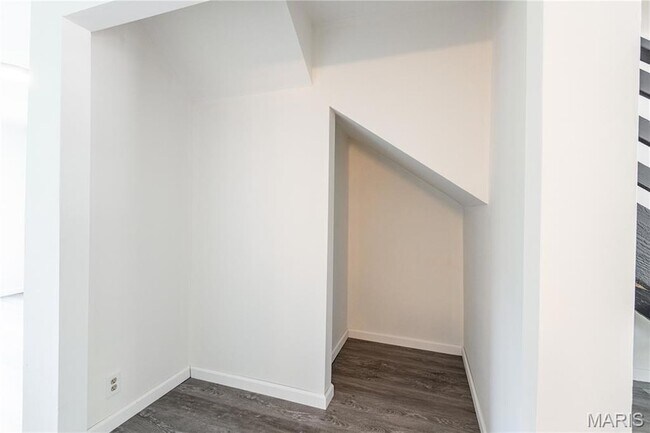 Building Photo - 3017 Pembroke Ln