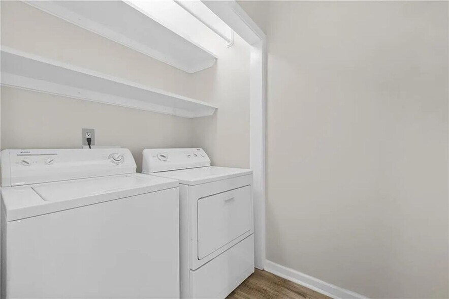 Building Photo - 1288 Gates Cir SE