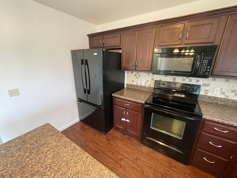 Building Photo - 2727 Stonecrop Road