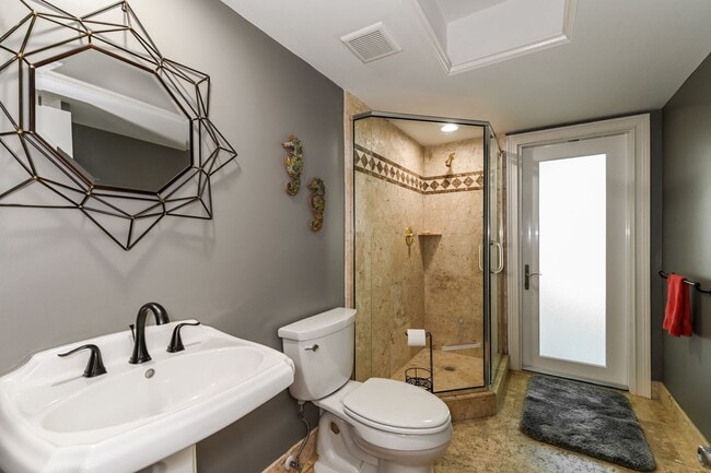 Building Photo - Pet Friendly 4 bedroom with private pool in Lely Golf Estates