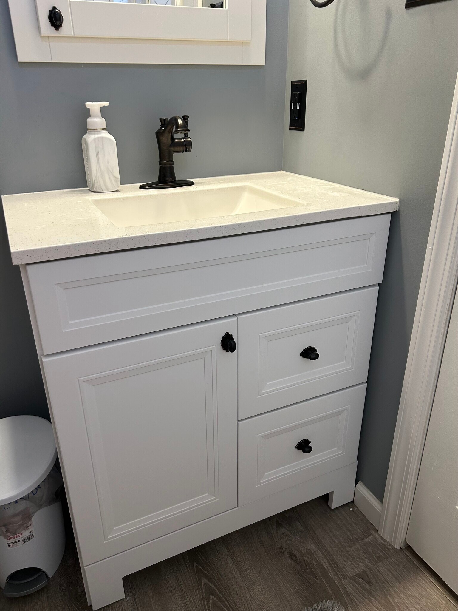 Full bath - 950 Twin Leaf Ct