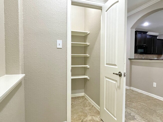 Building Photo - 11 Silver Arrow Court