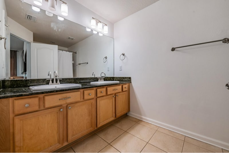 Building Photo - 8434 Sandy Beach St