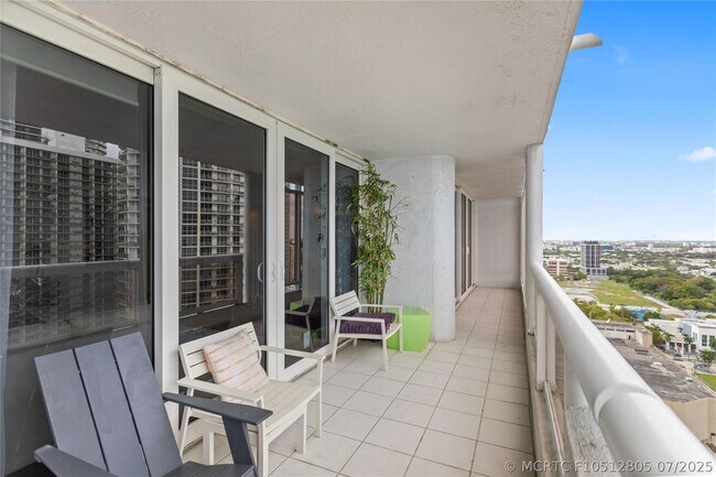 Building Photo - 1717 N Bayshore Dr