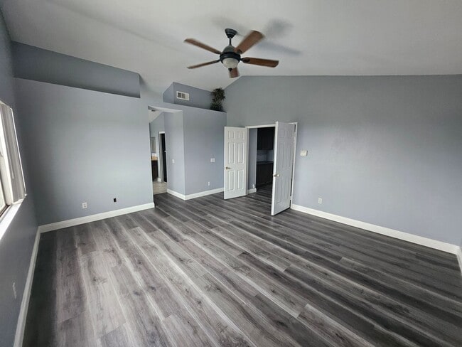 Building Photo - Beautiful Corona Home with POOL!