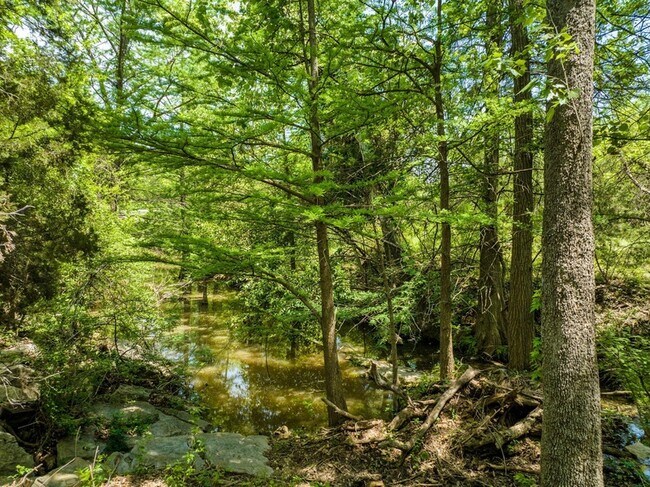 Building Photo - 800 Spur 191