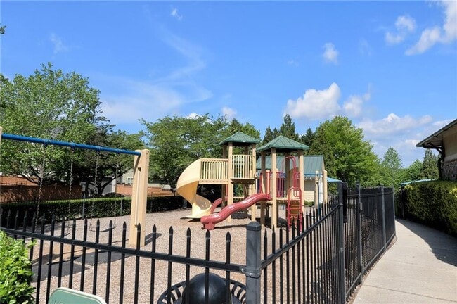 Building Photo - 9913 Stretford Rd