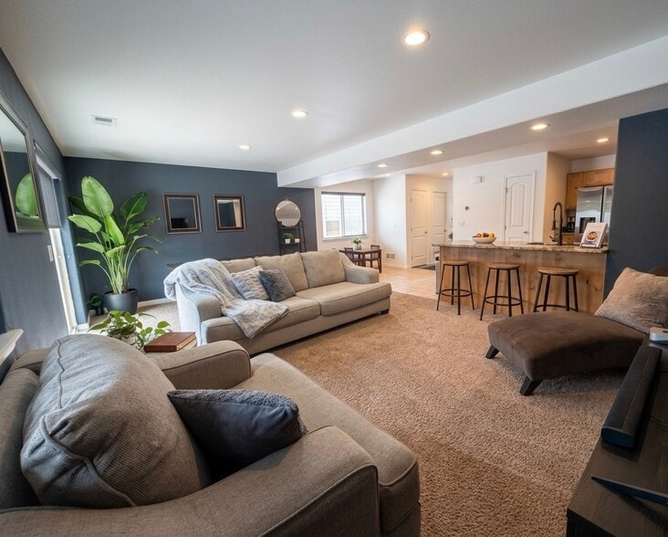 Building Photo - 3145 Alybar Dr