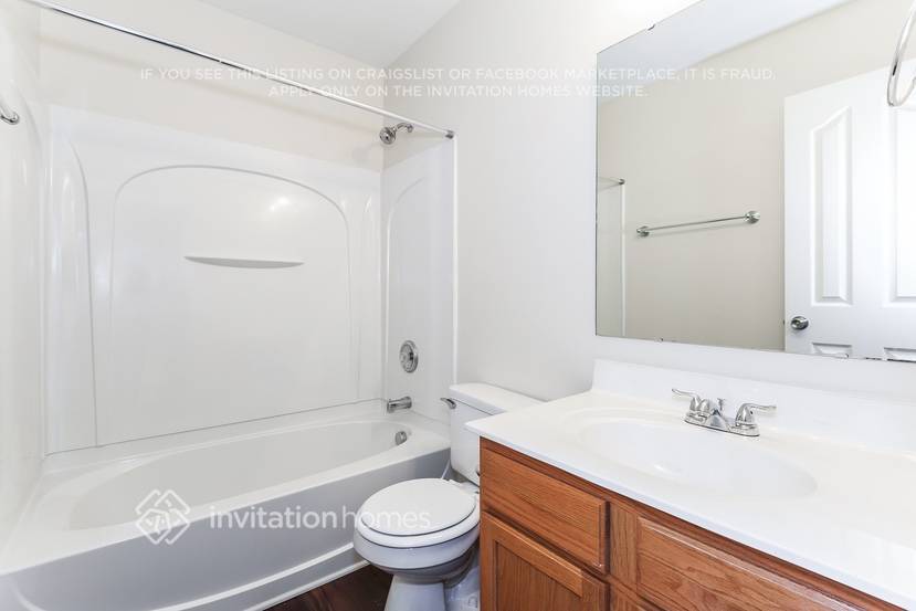 Building Photo - 310 Holton Dr