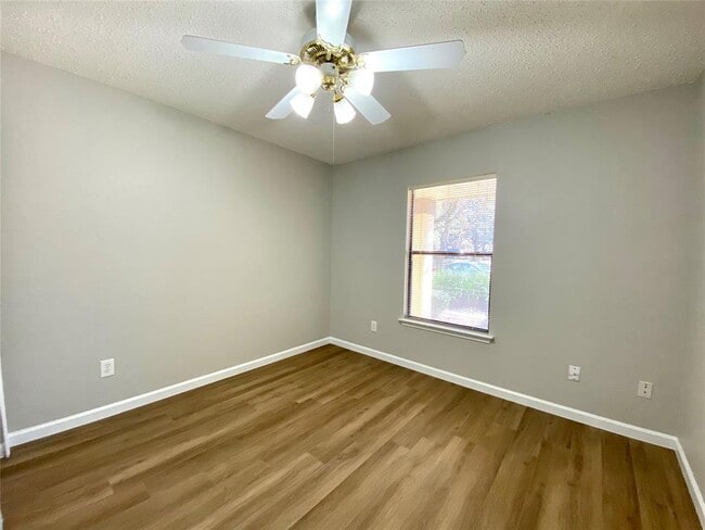 Building Photo - 2101 Jasper Ln