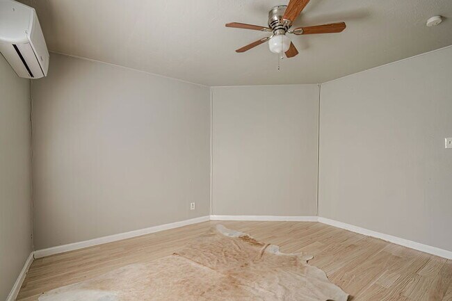 Building Photo - 2323 Arbor Pl