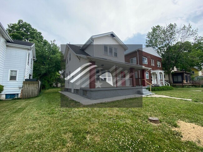 Building Photo - 1004 W Fairview Ave