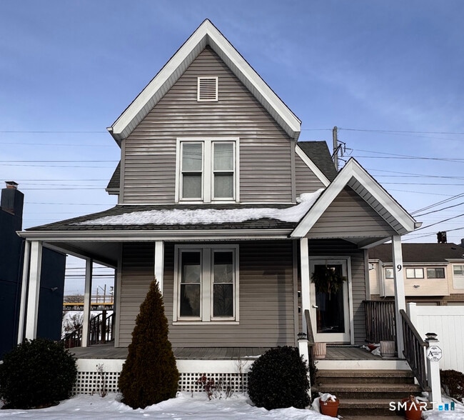 Building Photo - 9 Winfield St