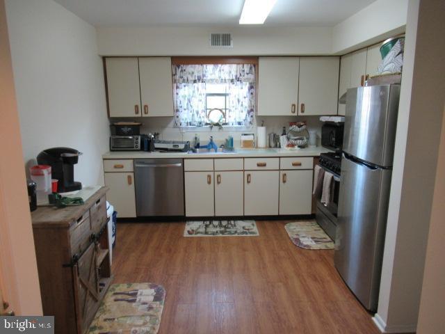 Building Photo - 19 Barclay Ct