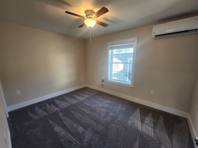 Building Photo - 83 Ivan Dr