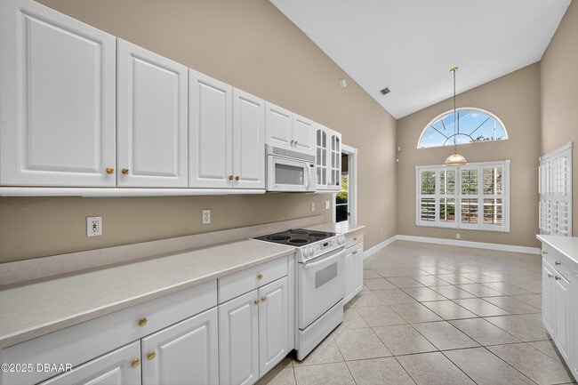 Building Photo - 37 Bay Pointe Dr