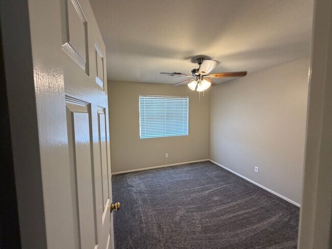 Building Photo - 3049 W Santa Cruz Ave