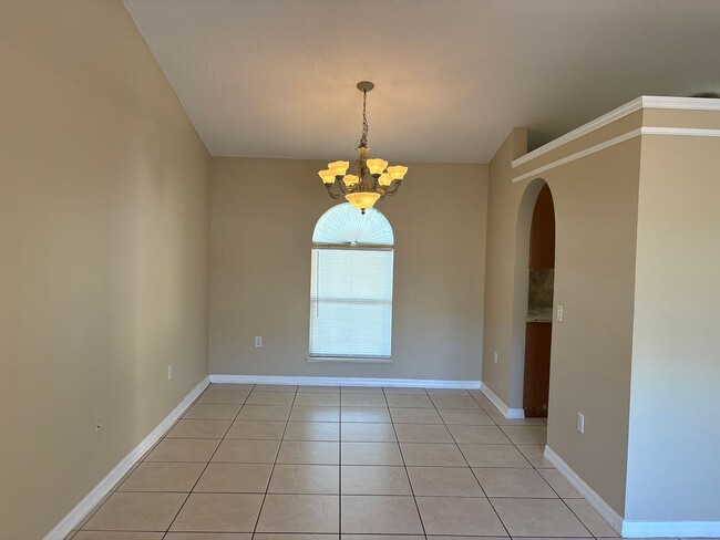 Building Photo - Beautiful 4 Bedroom, 2 Bath Split-Floor-Plan Home in Lakeside — Kissimmee, FL