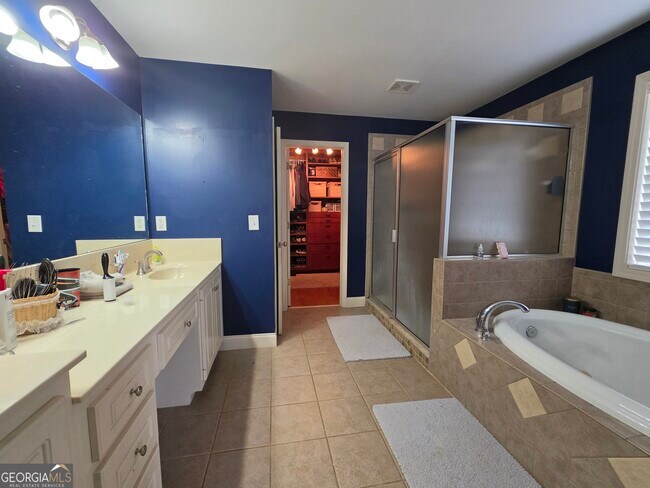 Building Photo - 94 Courtland Dr