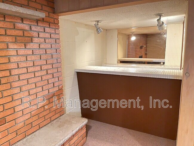 Building Photo - 6240 Jupiter Rd NE