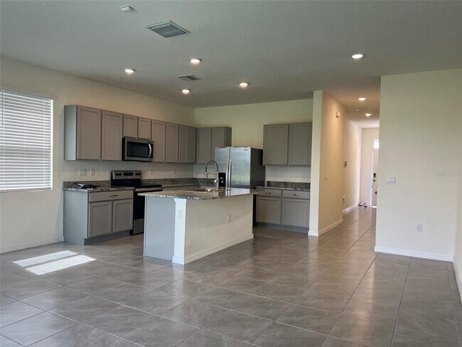 Building Photo - 32978 Tulip Petal Ln