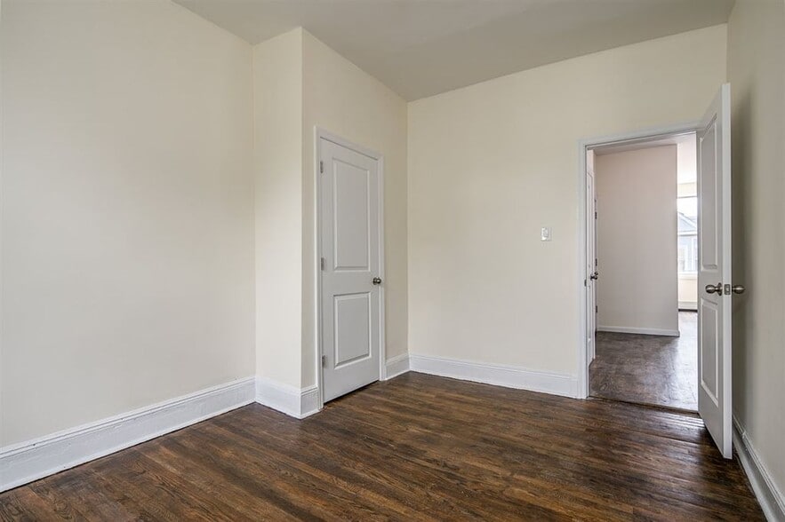 Building Photo - 166 Armstrong Ave