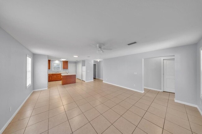 Building Photo - 5086 Greyfield Pl N