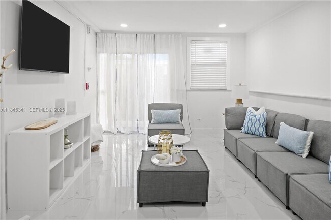 Building Photo - 1310 SW 76th Ave