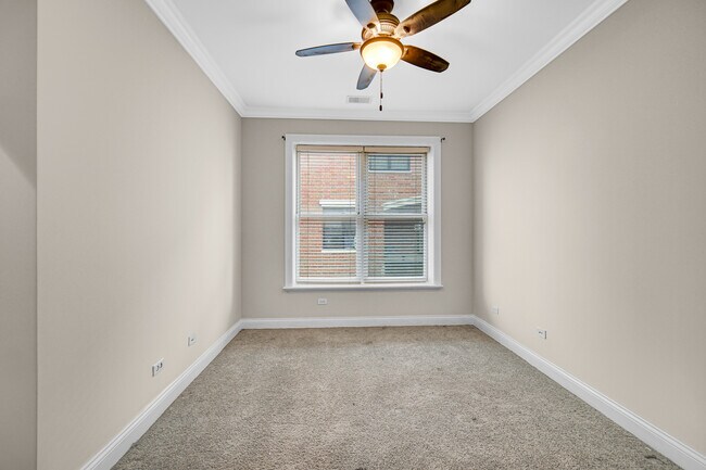 Building Photo - 2811 N Bell Ave