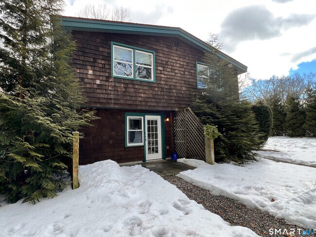 Building Photo - 133 Boston Post Rd