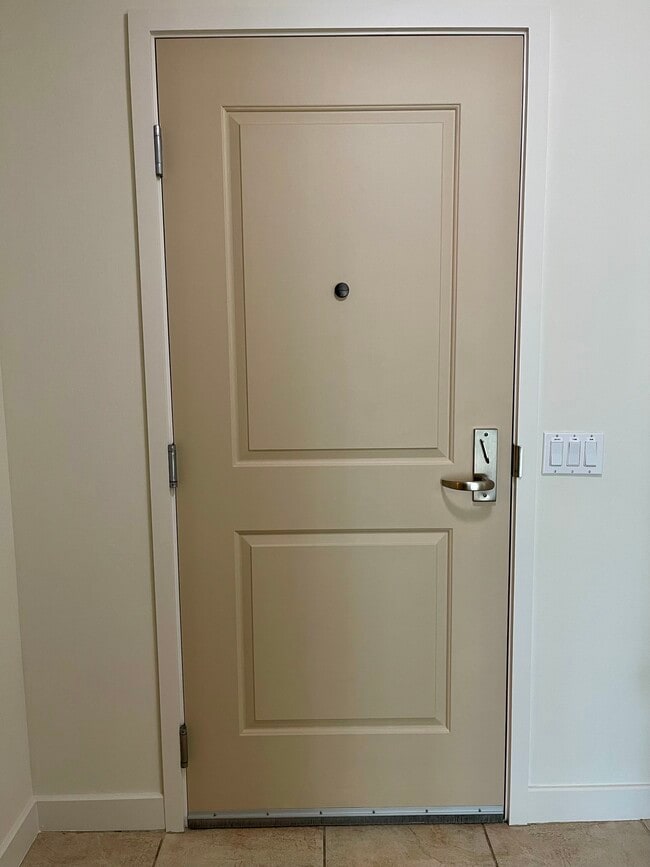 Building Photo - 1080 Park Blvd