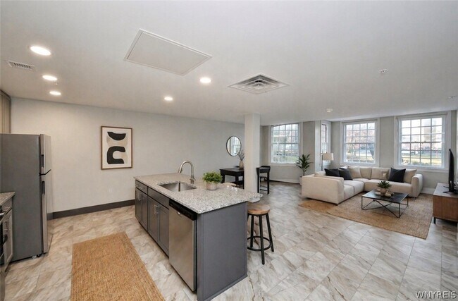 Building Photo - 40 North St