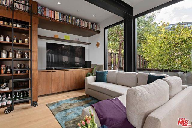 Building Photo - 1406 1/2 North Kenter Avenue, Los Angeles,...