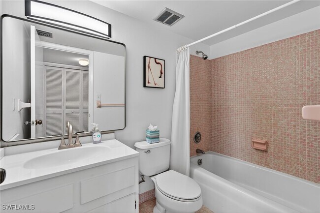 Building Photo - 5 High Point Cir W