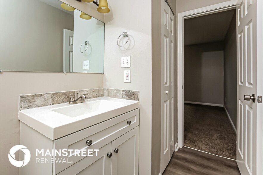 Building Photo - 1850 Adams Ave