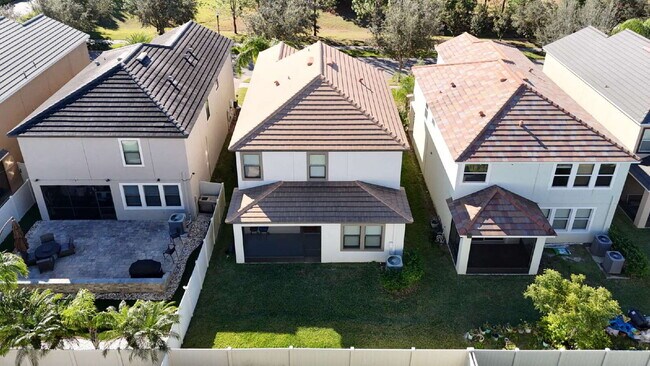 Building Photo - 925 Terra Vista St